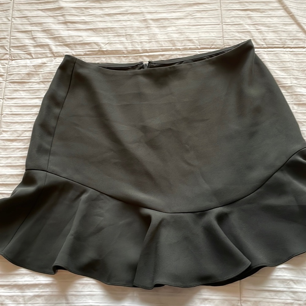 Banana Republic ruffles skirt